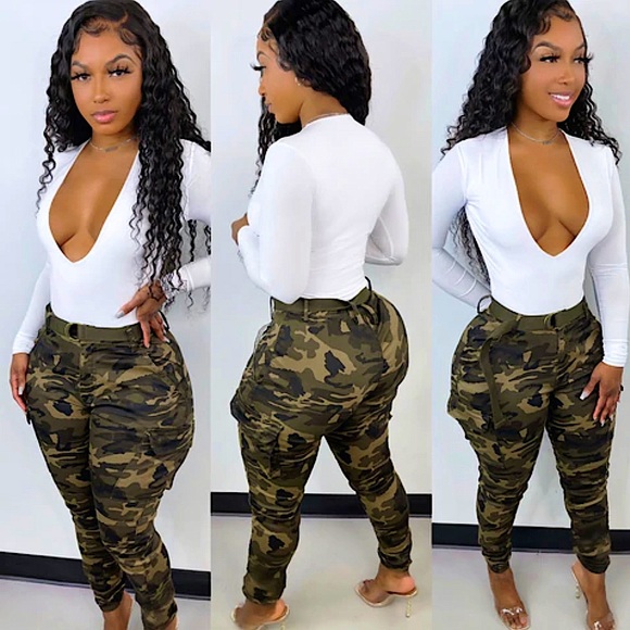 NWT 💕 Sugar Popped High Waist Camo Joggers - Picture 1 of 5